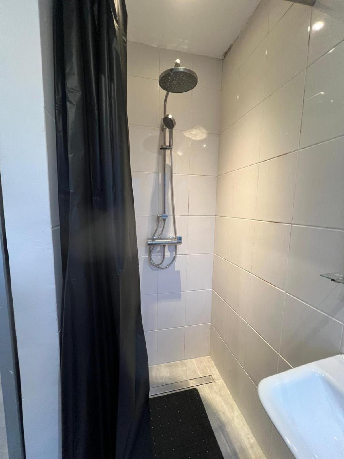 Appartement Spacieux Avec Garage ブリュッセル エクステリア 写真